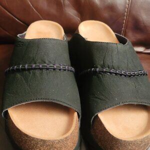 UGG WOMEN'S SUNSKIP BLACK CORK PLATFORM COMFORT WOMEN'S SLIDE SIZE US 11/UK 9